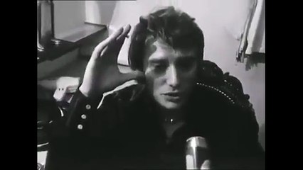 1969 – Johnny Hallyday : le 31 décembre, extrait live de “À tout casser” et vœux pour 1970 (Provence Actualités)