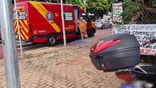 Homem é socorrido após acidente entre carro e motocicleta na Rua Cuiabá
