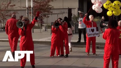 'He’s Going to Pay’: Israelis Protest Outside Court as Netanyahu Appears in Corruption Trial | APT