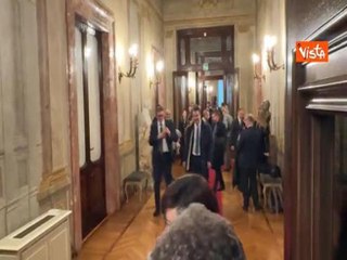 "Vi presento il Ministro Giorgetti", Salvini scherza con i cronisti fuori da Aula Senato