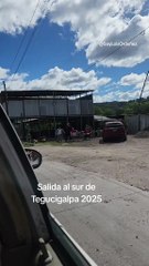 Monigotes de políticos listos para el fin de año en Tegucigalpa