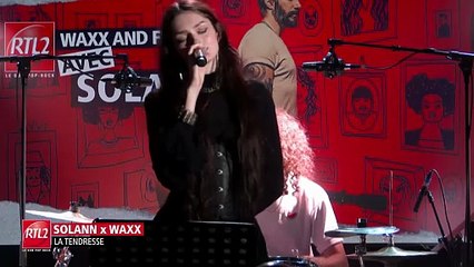 Solann et Waxx interprètent "La Tendresse" en live dans Waxx & Friends