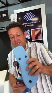 Empresa troca chinelos Havaianas que iriam para o lixo por chopp