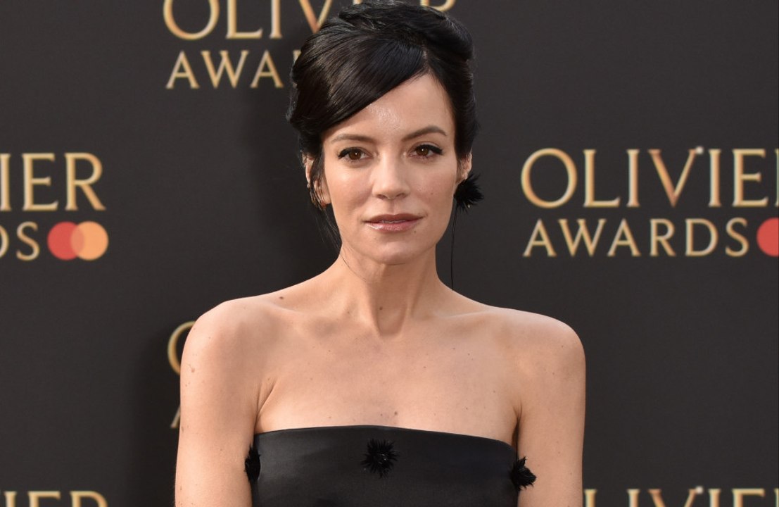 'Shoppen wie eine Wahnsinnige': Lily Allen macht Therapie wegen ihrer Kaufsucht