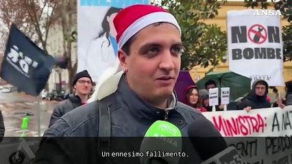 Medicina, flash mob al Mur: "Semestre perso per migliaia di studenti"