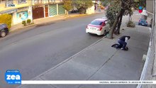 VIDEO: Hombre es captado golpeando a perrito mientras caminaban
