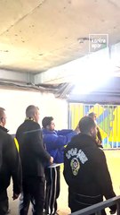 Sadettin Saran'ın derbi sonrası Kadıköy'den ayrılış anı