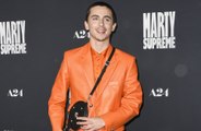 Timothée Chalamet defiende su comportamiento en la gira de prensa de Marty Supreme