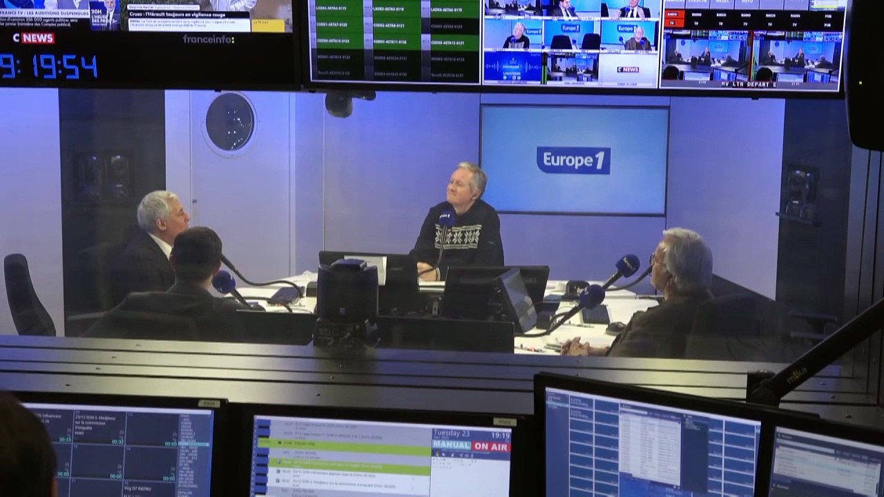 Nouveau porte-avions : «on en a qu'un et il n'est même pas capable d'en avoir un en permanence en mer» souligne H.Guaino