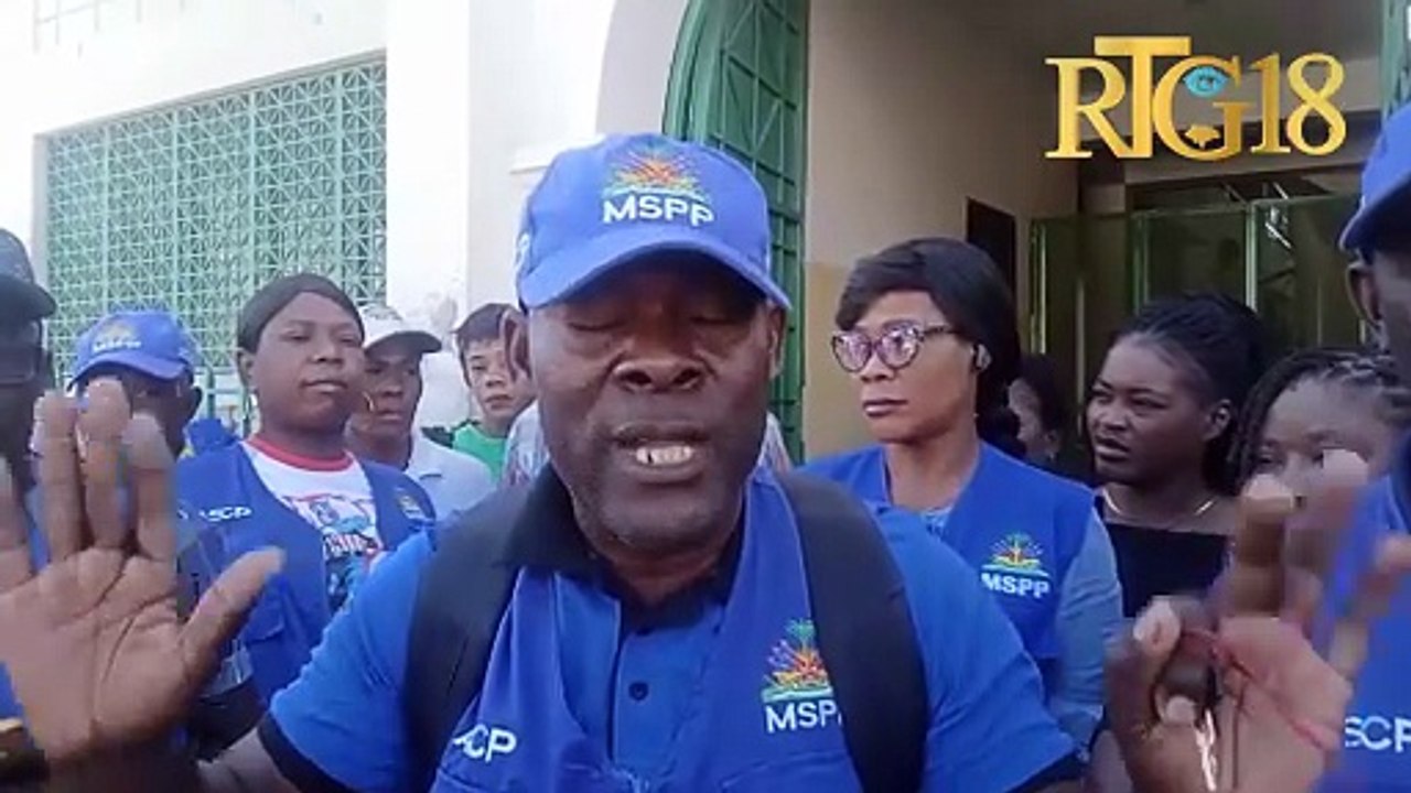 Plizyè Ajan Sante Kominotè Polivalan an Latibonit òganize yon sit-in pou egzije leta Ayisyen peye yo