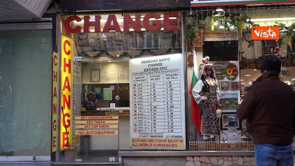 La Bulgaria entra nell'Eurozona dal Primo dicembre, ecco i prezzi esposti in Euro e Leva nei negozi