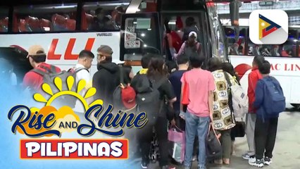 Ilang biyahero, maagang nagpunta sa mga bus terminal sa Cubao para makauwi at magbakasyon sa probinsya; LTFRB, nagkaloob ng special permit sa ilang pampasaherong bus | ulat ni Vel Custodio