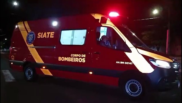 Jovem fica ferido em acidente entre moto e carro no bairro Santa Cruz