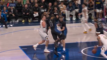 Nuggets - Les deux passes décisives époustouflantes de Jokic contre les Mavs
