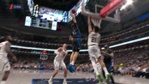 Mavericks - L'énorme dunk de Cooper Flagg au-dessus de Spencer Jones