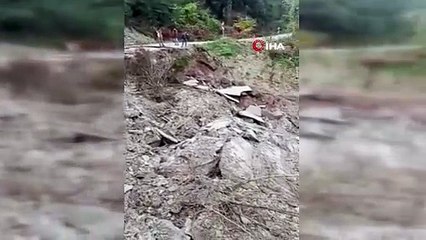 Kastamonu’da heyelan: İnebolu-Doğanyurt-Cide karayolu ulaşıma kapandı