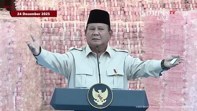 Saat Presiden Prabowo Tepuk Pundak Menteri PurbayaRaja Juli di Penyerahan Rp6,6 T Sitaan Satgas PKH