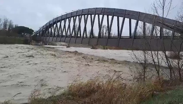 Maltempo in Emilia Romagna il video del Marecchia (Rimini)
