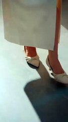 After the end of the rebirth, I saw the scumbag's face clearly, she broke off the marriage and remarried the fool heir of the Qin family that everyone disliked, everyone was waiting to see her widowed joke, but unexpectedly, on the wedding night, the man