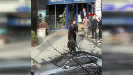 Sadettin Saran, özel laboratuvar çıkışında görüntülendi