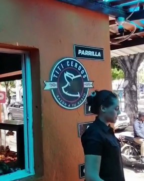 Venta cerdo en puya y caja china se revive Nochebuena