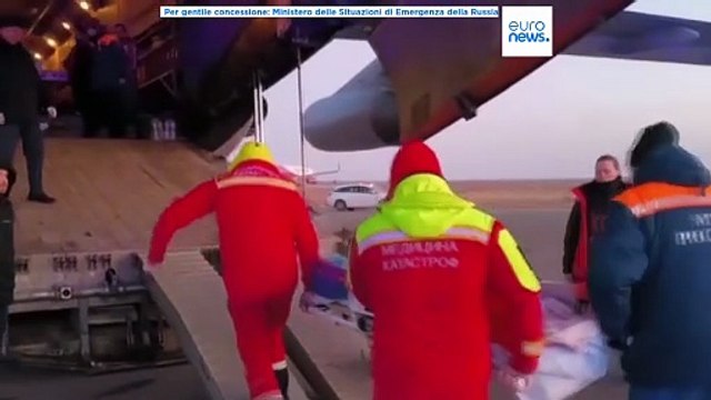 I sopravvissuti chiedono giustizia un anno dopo l'incidente aereo della Azerbaijan Airlines