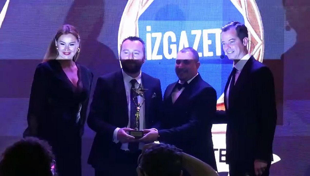İz Gazete 2025 İzmir Yılın Enleri’nde zirvede: En iyi yerel gazete ödülü