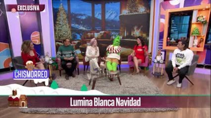 Grinch sorprende al elenco de Chismorreo con peculíares regalos