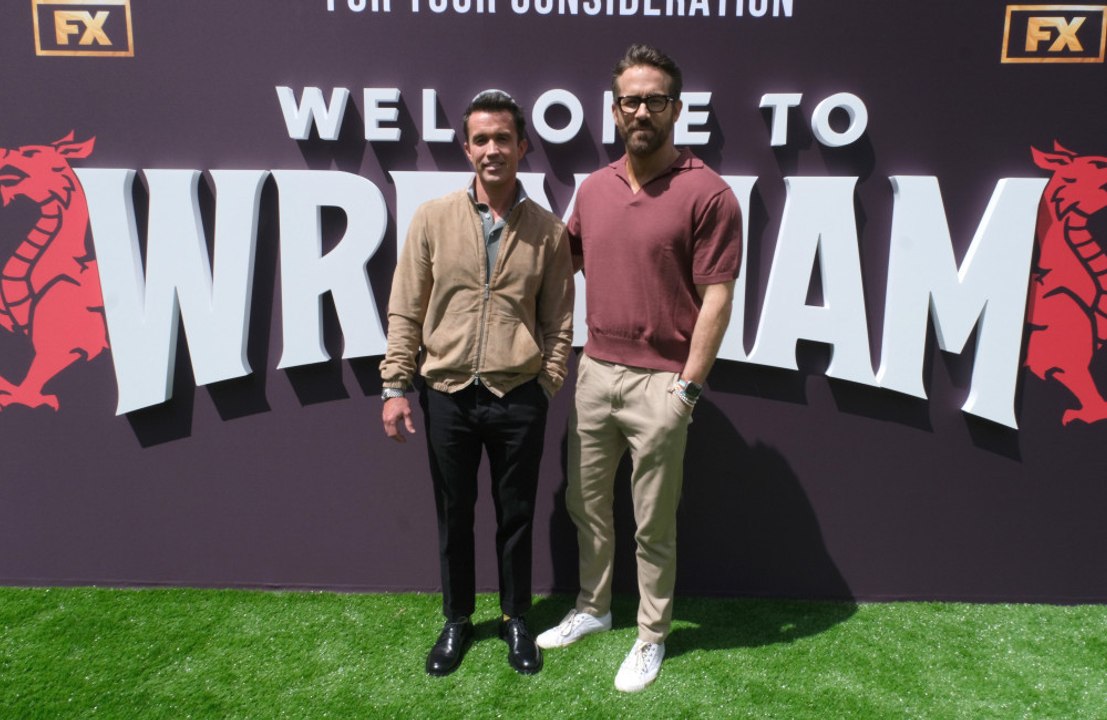 ライアン・レイノルズとロブ・マケルヘニー、レクサムの一部株式を米投資会社へ売却