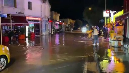 Bodrum’da sağanak yağış: Yollar kapandı, ev ve iş yerlerini su bastı