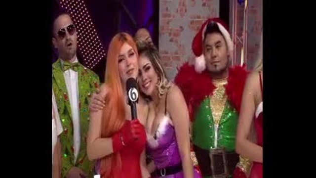 Isabella llora al pasar una navidad lejos de su familia