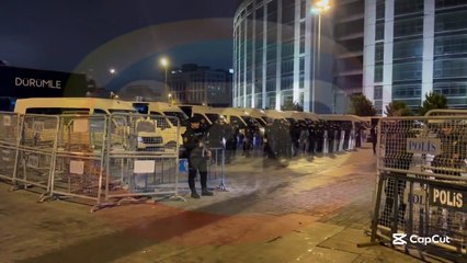 Sadettin Saran başkanlık makamından gözaltına alındı: Çağlayan Meydanı sabah saatlerinde TOMA ve çevik kuvvetle kapatıldı