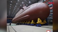 Corea del Nord, le immagini del nuovo sottomarino nucleare in costruzione
