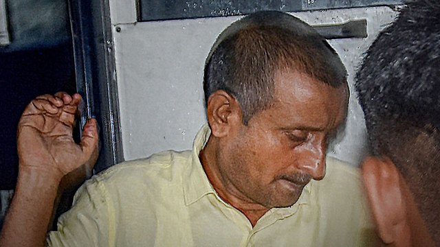 Unnao Rape: Kuldeep Sengar Bail पर बवाल, SC में याचिका