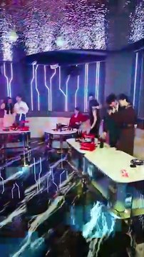 She cut off her love for the scumbag and only set her sights on the bamboo horse that loved her and was willing to shield her from the wind and rain, let the scumbag chase her with remorse, stalked her and beat her coldly, and passed by without looking ba