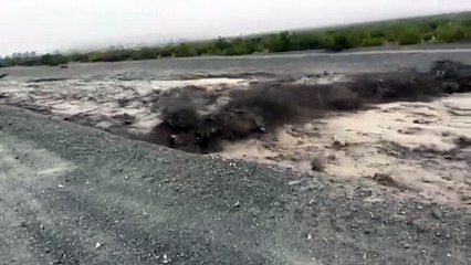Una fuerte tormenta invernal deja inundaciones, deslizamientos y nevadas casi nula en California