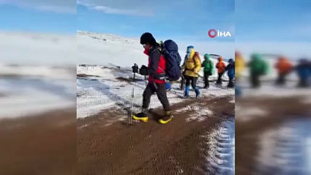 Sarıkamış şehitlerini dağcılar 3 bin rakımda andı