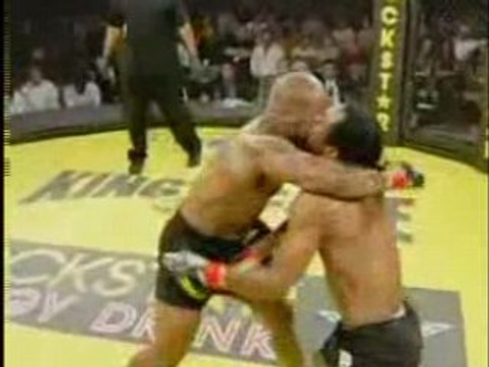 Double Headbutt KO Wetherspoon vs Lapsley