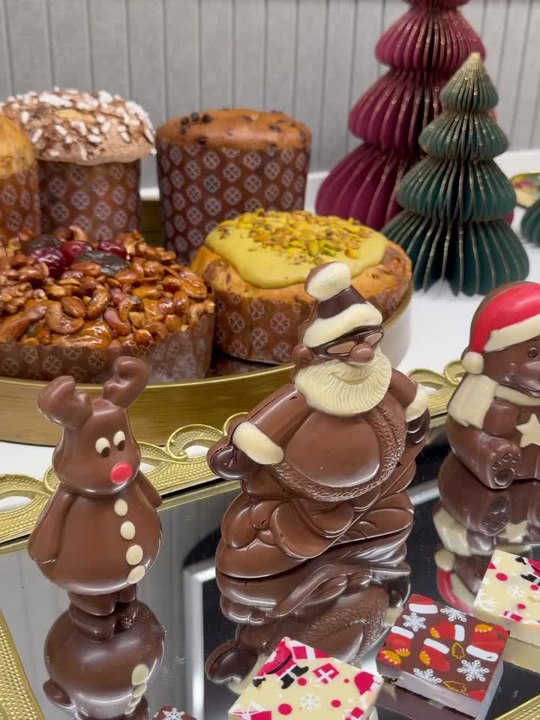 Antonela Roccuzzo shares her Christmas celebration with Lionel Messi 🎄🤩