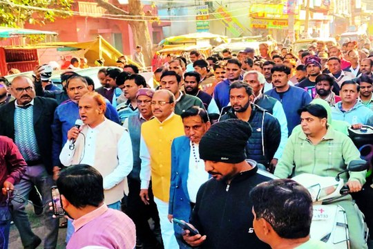राजगढ़ में दूसरे दिन भी बाजार बंद, आक्रोशित लोगों ने जुलूस निकाला... देखें वीडियो...