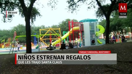 Niños estrenan regalos de Santa Claus en el Parque Fundidora de Monterrey