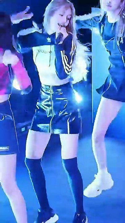 BTS Reaction to BLACKPINK Lisa Dance 🔥  OMG Moment #shorts #bts #blackpink #foryou #viralnow - BBF JEEWAN (360p, h264) (2)