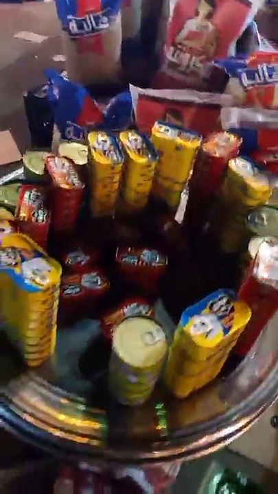 مواد غذائية بأسعار مخفضة وملابس ومشغولات يدوية...