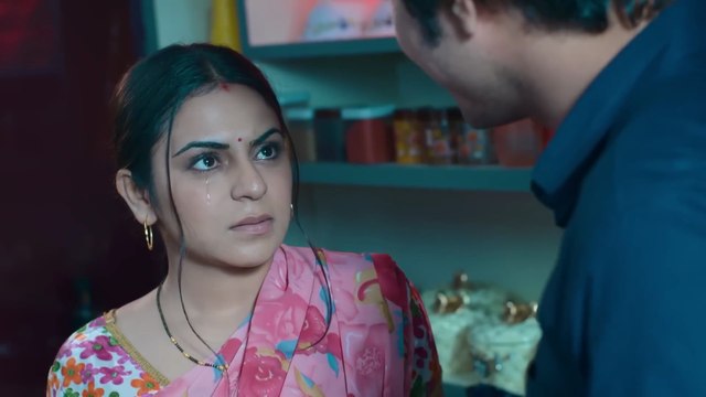 Hot bhabi ne padosi ke sath kiya couple romance #comedy #entertainment #ullu