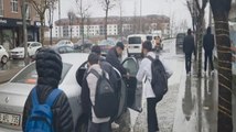 Arnavutköy'de okul çıkışı otostopla eve giden öğrenciler isyan etti
