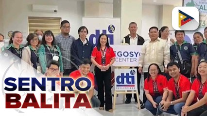 QCPD, sinusuri ang CCTV footage ng pamamaril sa dalawang security guard sa isang car dealer shop sa Commonwealth, QC; suspek, naaresto sa Tondo, Maynila | ulat ni Ryan Lesigues