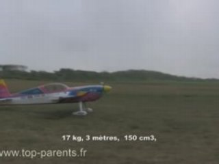 Le champion du monde Ch.Paysant fait un show aéromodelisme