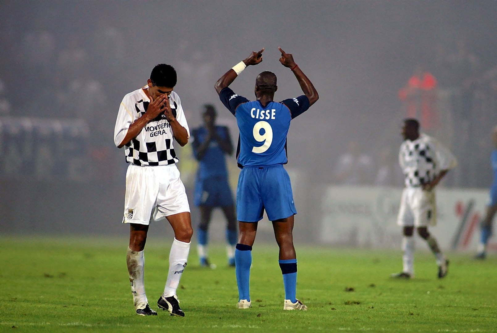 BANDERIN PENNANT FANION 10*9 CM RC.LENS Vs FC.PORTO 16° UEFA CUP 2002