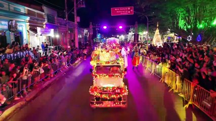 Desfile Natalino de Gravatar: Uma Tradicional Celebração de Luz, Cor e Inclusão