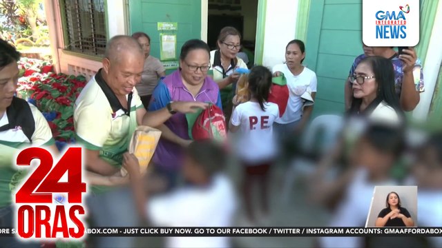 Mga pang-noche buena at laruan, inihatid ng GMAKF sa mga nilindol bago magpasko | 24 Oras